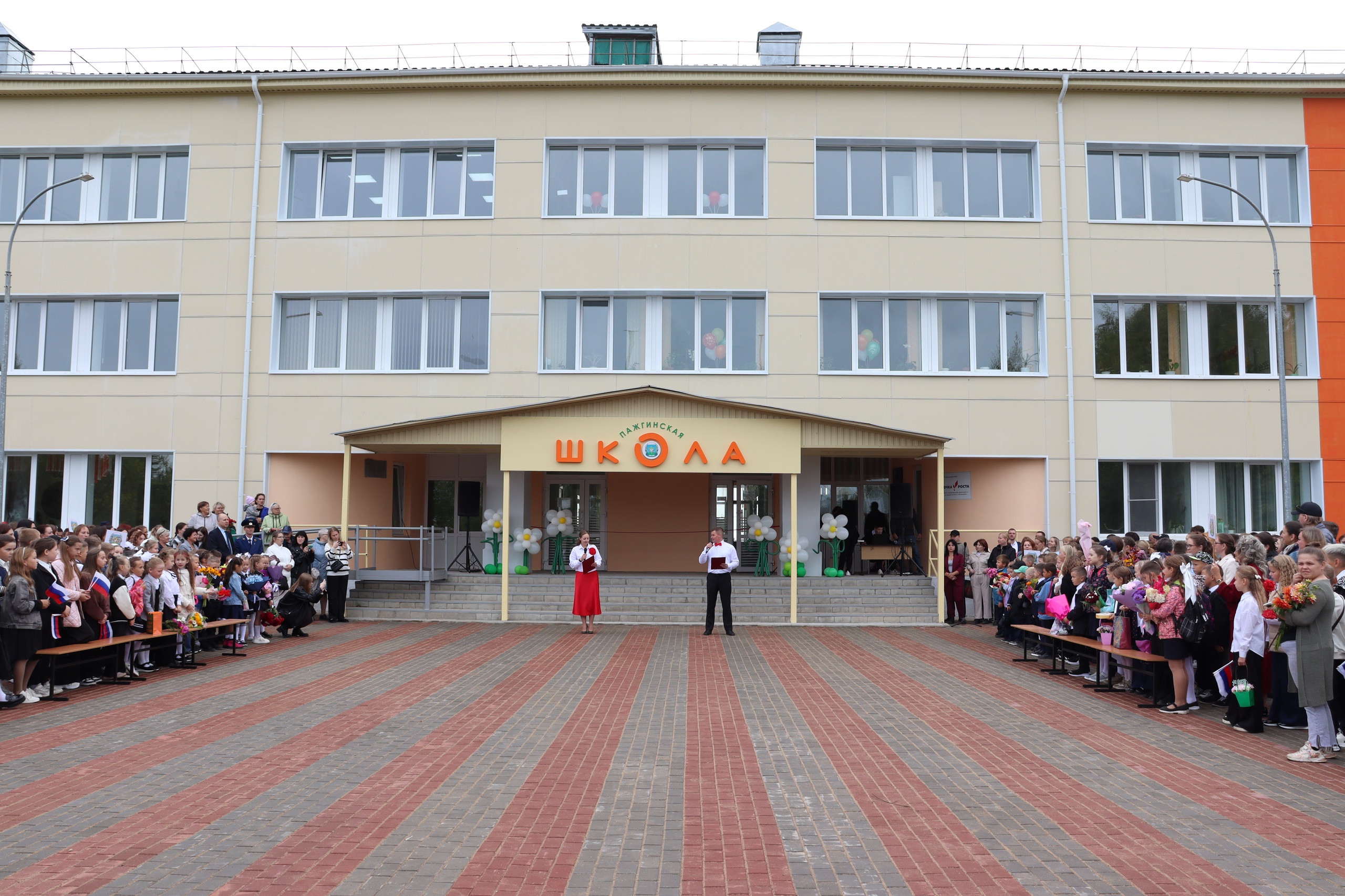 В Пажге открыли школу после капитального ремонта.